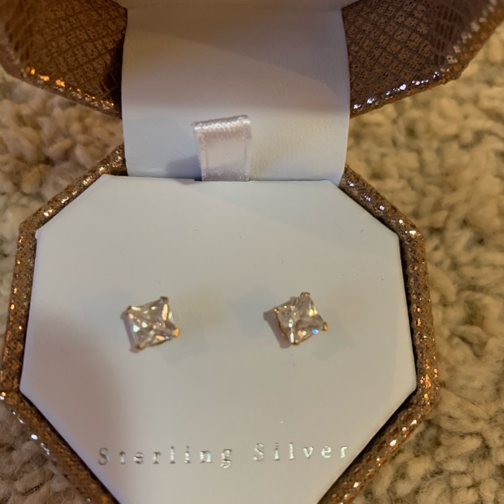 2/$10 jewelry Sterling Silver Earrings - Picture 2 of 2